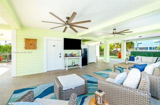 140 Fairwich Ct, Tavernier, FL 33070