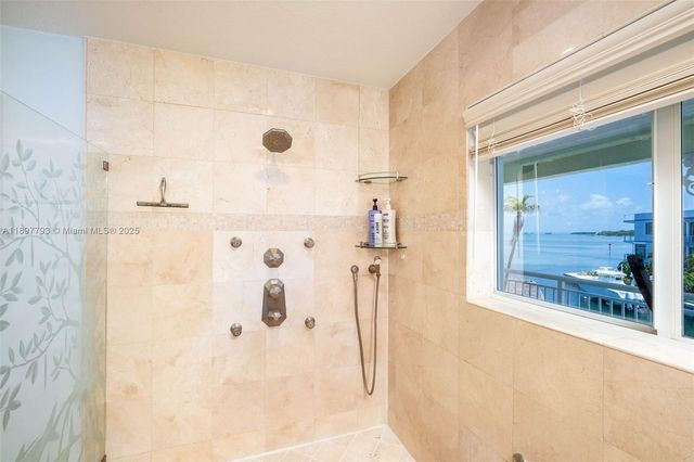 140 Fairwich Ct, Tavernier, FL 33070