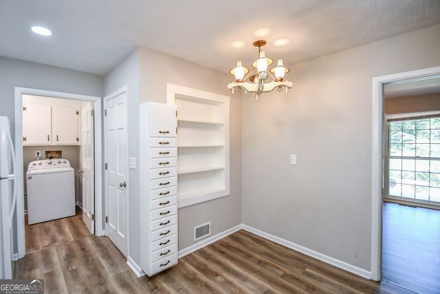 1512 Robinhood Trail, Gainesville, GA 30501