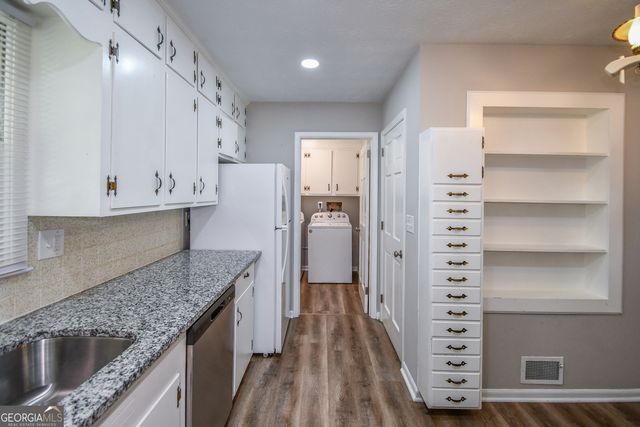 1512 Robinhood Trail, Gainesville, GA 30501