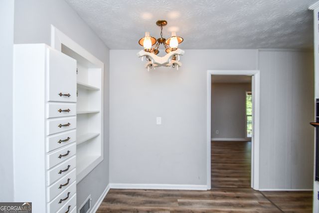 1512 Robinhood Trail, Gainesville, GA 30501