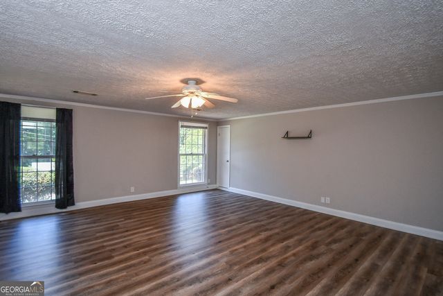 1512 Robinhood Trail, Gainesville, GA 30501