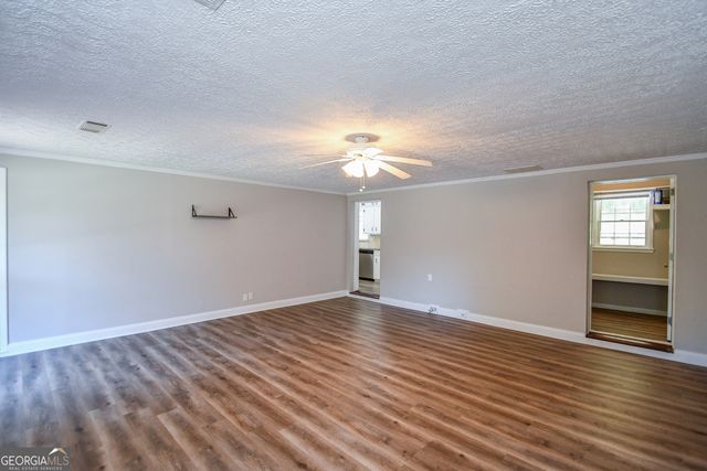 1512 Robinhood Trail, Gainesville, GA 30501