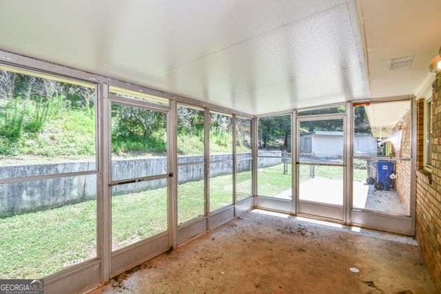 1512 Robinhood Trail, Gainesville, GA 30501