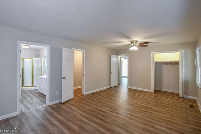 1512 Robinhood Trail, Gainesville, GA 30501
