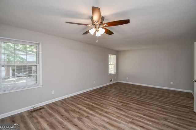 1512 Robinhood Trail, Gainesville, GA 30501