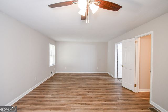 1512 Robinhood Trail, Gainesville, GA 30501