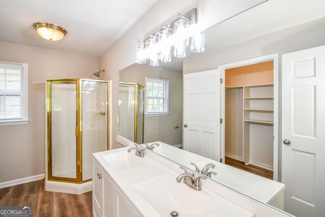 1512 Robinhood Trail, Gainesville, GA 30501