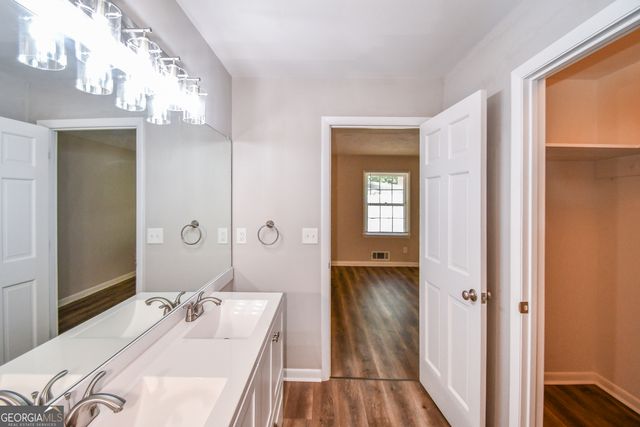 1512 Robinhood Trail, Gainesville, GA 30501