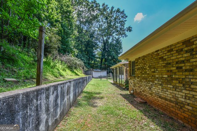 1512 Robinhood Trail, Gainesville, GA 30501