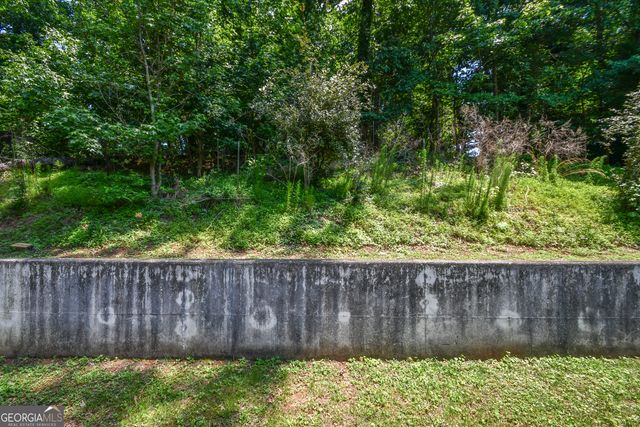 1512 Robinhood Trail, Gainesville, GA 30501