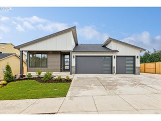 773 RILEY Dr, Silverton, OR 97381