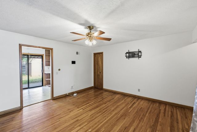 1651 S Windsor, Wichita, KS 67218