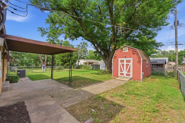 1651 S Windsor, Wichita, KS 67218