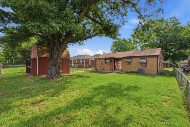 1651 S Windsor, Wichita, KS 67218