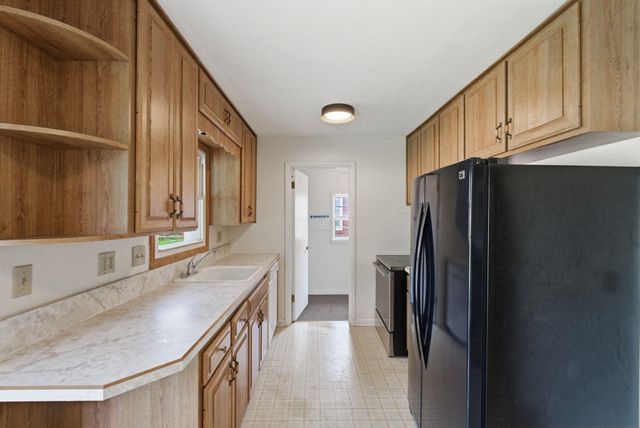 1651 S Windsor, Wichita, KS 67218