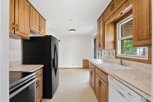 1651 S Windsor, Wichita, KS 67218