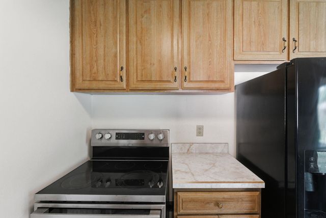 1651 S Windsor, Wichita, KS 67218