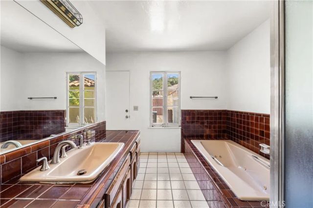 2620 Hollister Terrace, Glendale, CA 91206