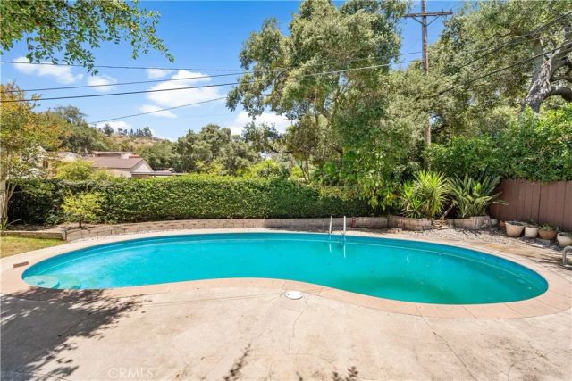 2620 Hollister Terrace, Glendale, CA 91206