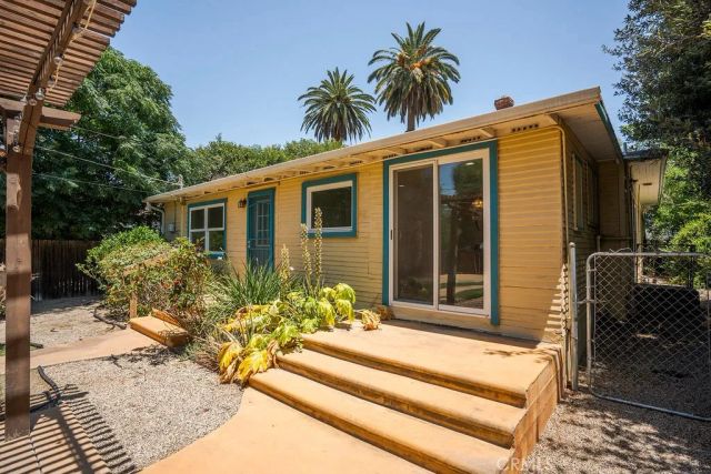 4073 Cedar Street, Riverside, CA 92501