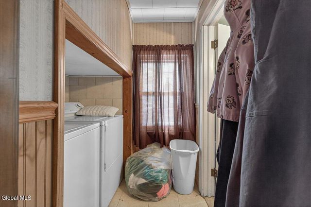 38 Milton Avenue, Amsterdam, NY 12010