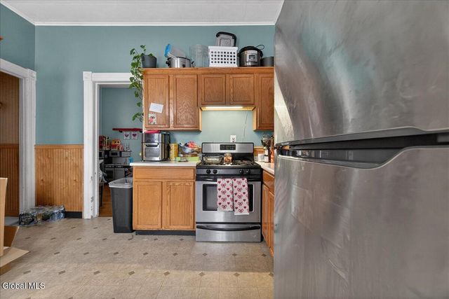 38 Milton Avenue, Amsterdam, NY 12010