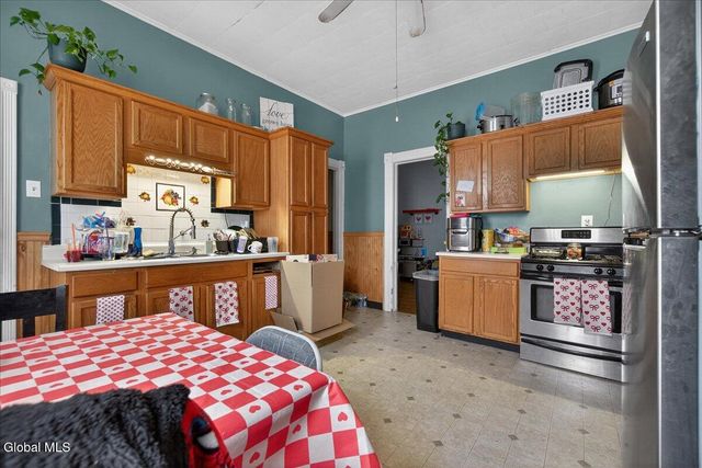 38 Milton Avenue, Amsterdam, NY 12010