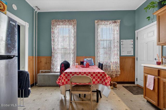 38 Milton Avenue, Amsterdam, NY 12010