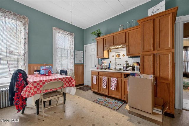 38 Milton Avenue, Amsterdam, NY 12010