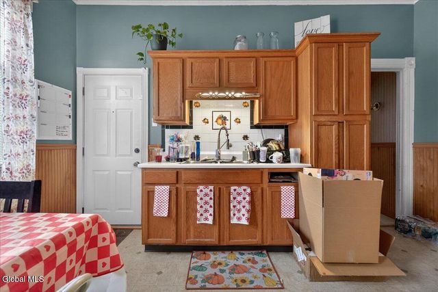 38 Milton Avenue, Amsterdam, NY 12010