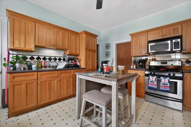 38 Milton Avenue, Amsterdam, NY 12010