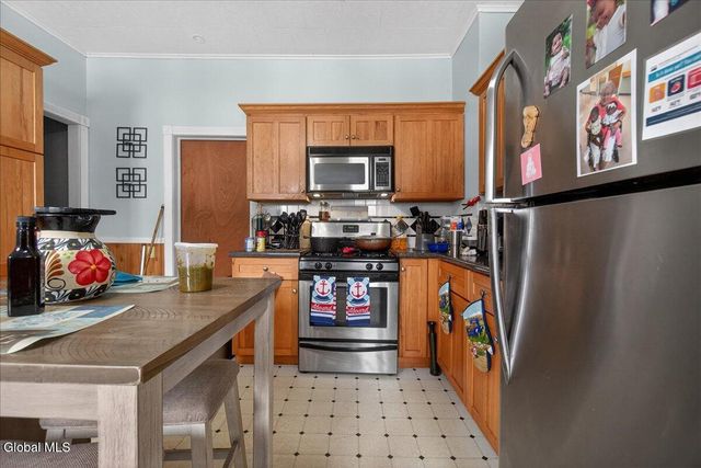 38 Milton Avenue, Amsterdam, NY 12010