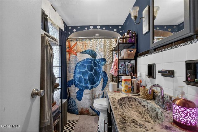 38 Milton Avenue, Amsterdam, NY 12010