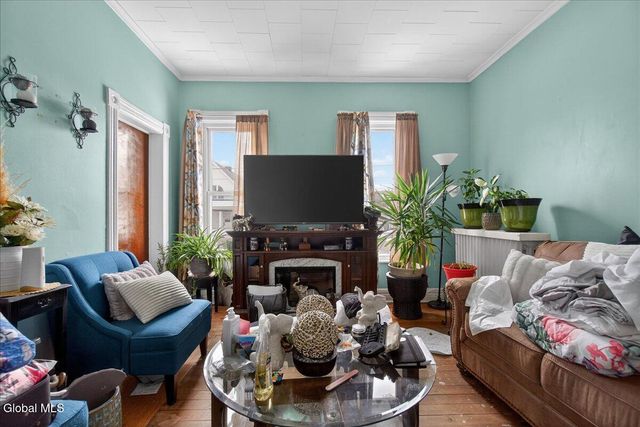 38 Milton Avenue, Amsterdam, NY 12010