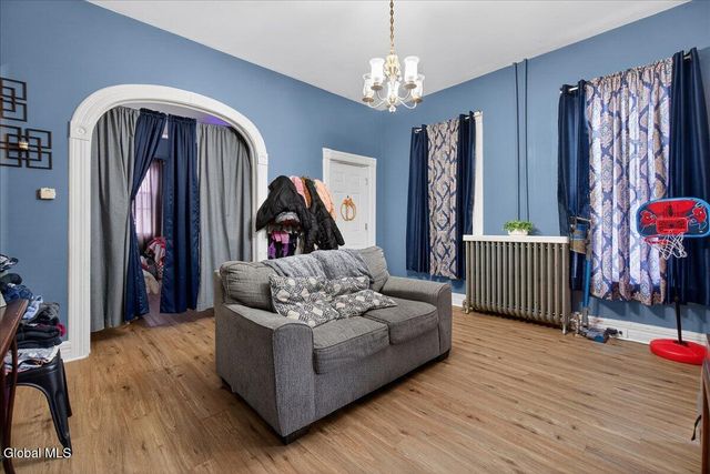 38 Milton Avenue, Amsterdam, NY 12010