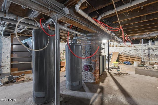 38 Milton Avenue, Amsterdam, NY 12010