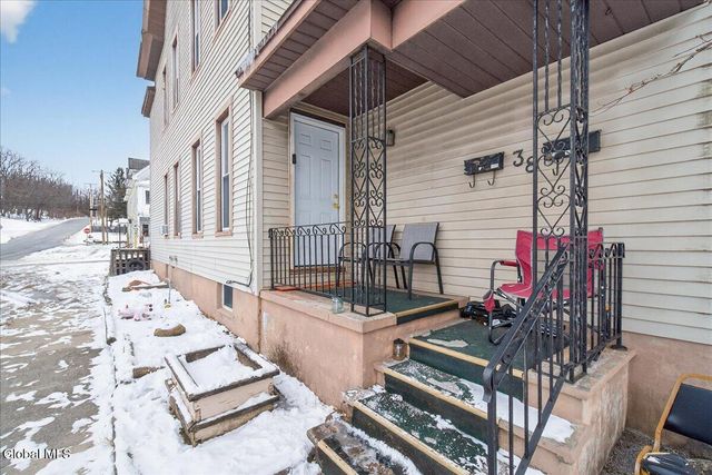 38 Milton Avenue, Amsterdam, NY 12010