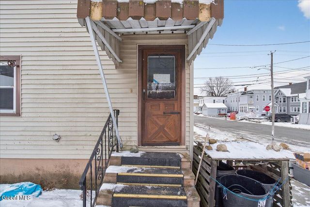 38 Milton Avenue, Amsterdam, NY 12010