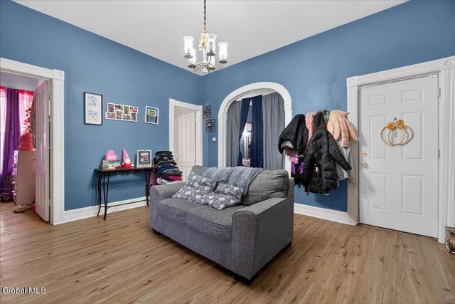 38 Milton Avenue, Amsterdam, NY 12010