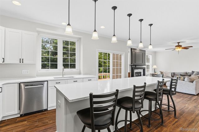 6323 Moonstone Drive, Grand Blanc Charter Township, MI 48439