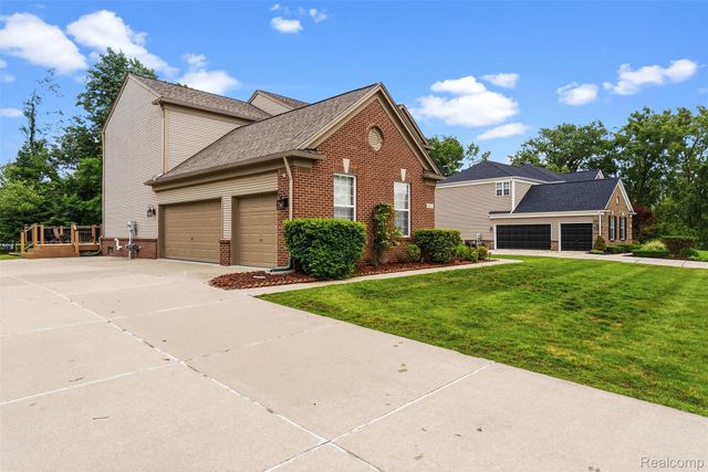 6323 Moonstone Drive, Grand Blanc Charter Township, MI 48439