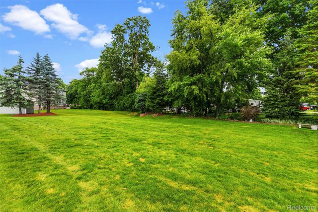 6323 Moonstone Drive, Grand Blanc Charter Township, MI 48439