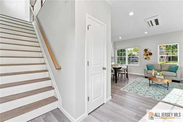 160 Hillside Avenue, Piscataway, NJ 08854