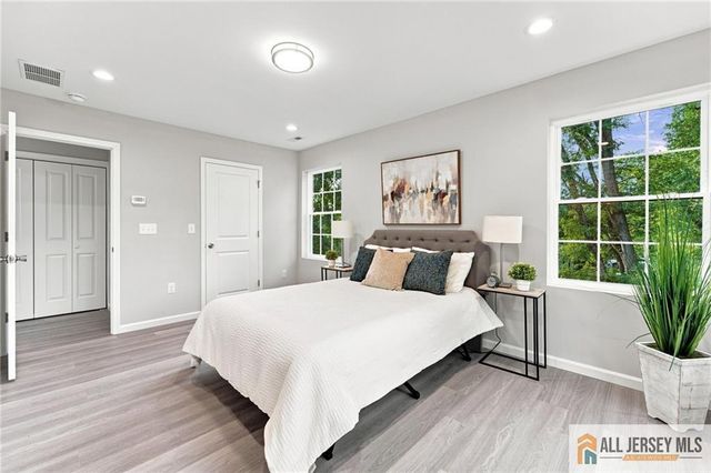 160 Hillside Avenue, Piscataway, NJ 08854