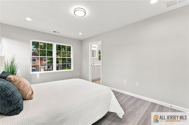 160 Hillside Avenue, Piscataway, NJ 08854