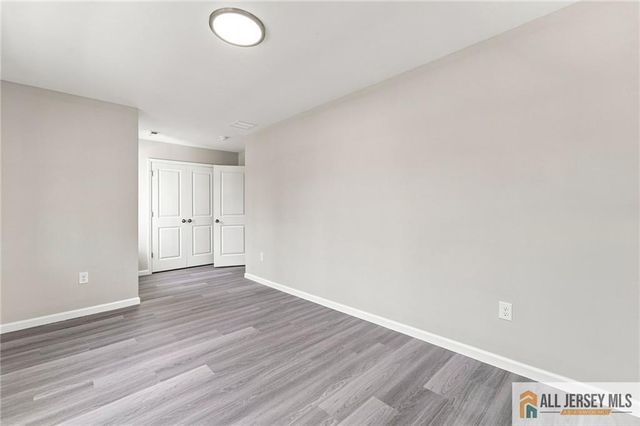160 Hillside Avenue, Piscataway, NJ 08854