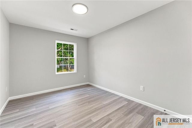 160 Hillside Avenue, Piscataway, NJ 08854