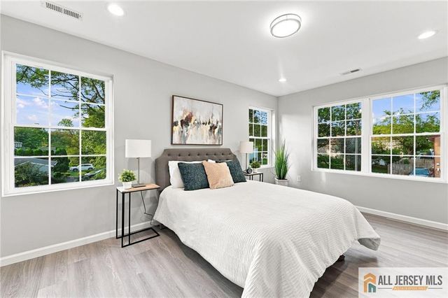 160 Hillside Avenue, Piscataway, NJ 08854