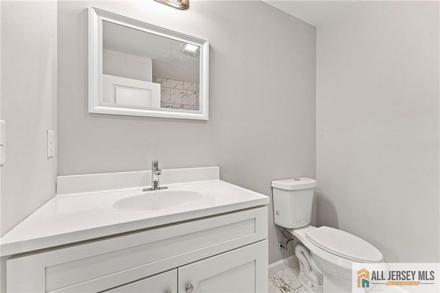160 Hillside Avenue, Piscataway, NJ 08854